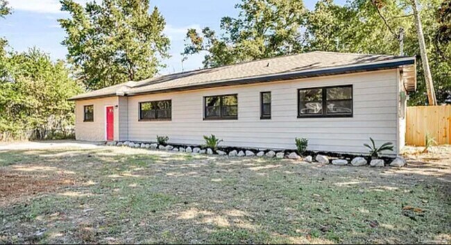 Foto del edificio - 22 Adkinson Dr