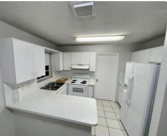 5580 NW 3rd St, Miami, FL 33126 House Rental in Miami, FL