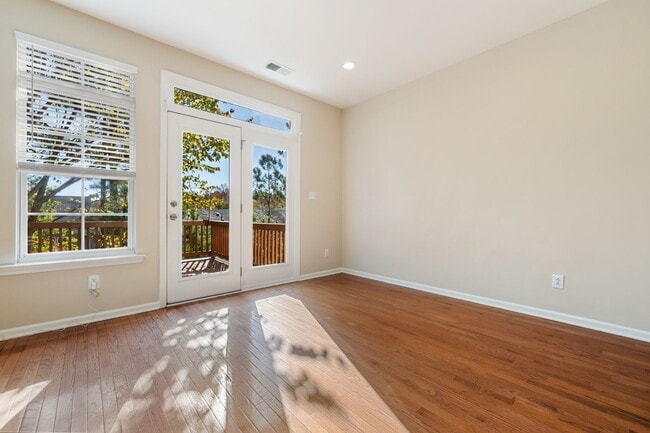 Building Photo - Bright and Spacious 3-Bed Home Near Homest...