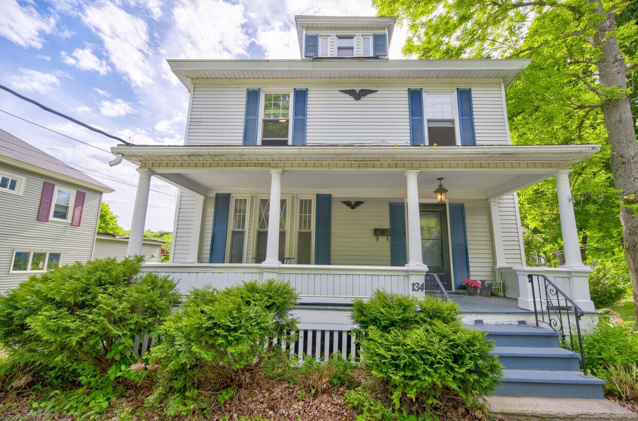 Primary Photo - 134 Kenduskeag Ave