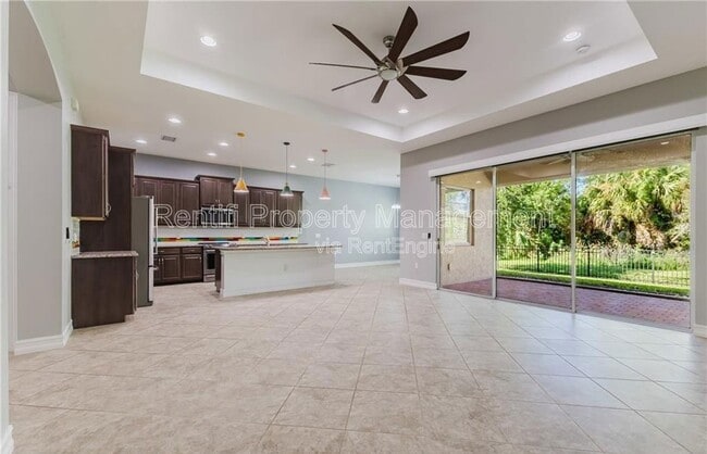 Foto del edificio - 3149 Amadora Cir