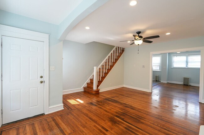 Foto del edificio - Move-In Ready 3BR/1BA South Philly Rowhome with In-Unit Laundry — 2 or 3BR Housing Choice Voucher...