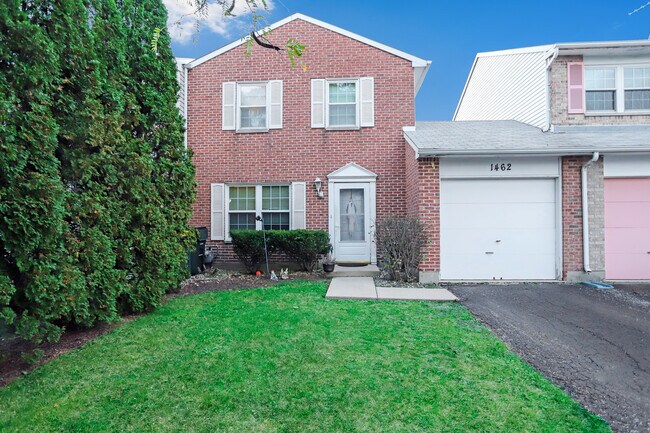 Frente - 1462 Walnut Cir