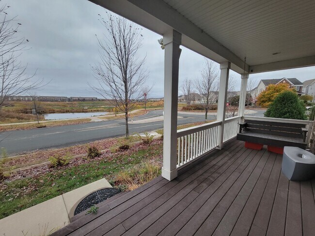 Foto del edificio - Huge 4 bedroom home move in ready
