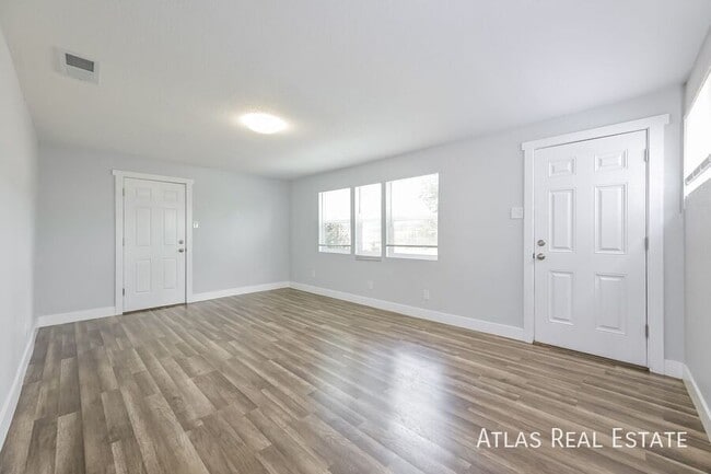 Building Photo - 1280 Wheeling St