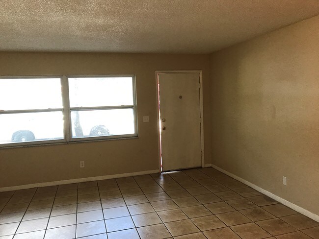 Foto del edificio - Wildwood Way Apartments