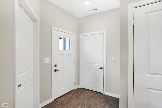 Building Photo - 1915 Chambers Dr