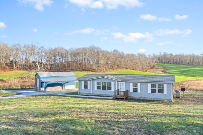 Building Photo - Pet Friendly Three Bedroom on Five Acres!