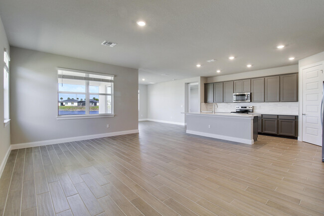 Building Photo - 8990 Dahlia Cir
