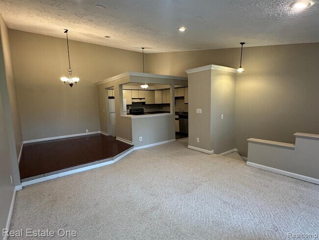 Foto del edificio - 19317 Surrey Ln