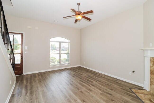 Foto del edificio - 110 Birch Springs Dr
