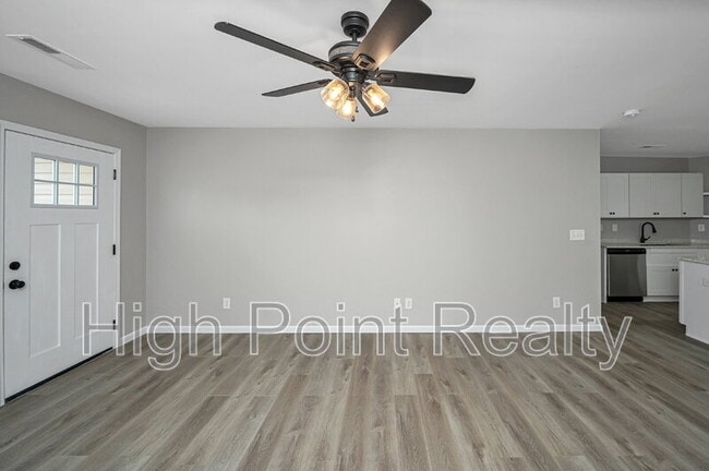 Building Photo - 85 Smith Glen Dr