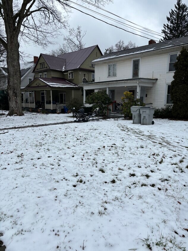 Foto principal - 714 N Main St