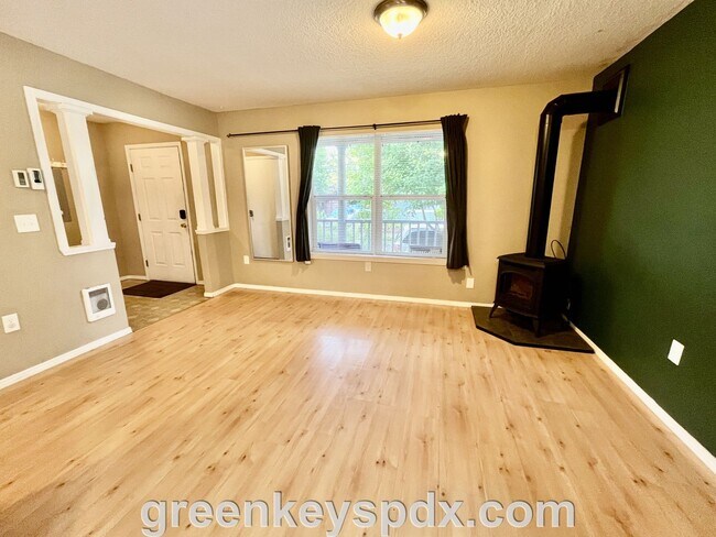 Foto del edificio - 3905 NE Grand Ave
