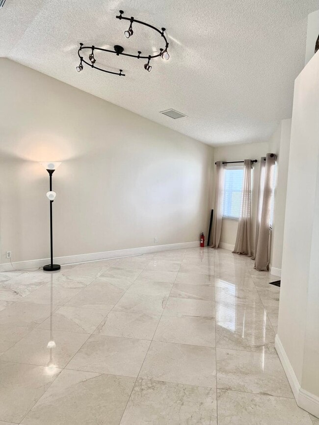 Building Photo - 6129 Adriatic Way