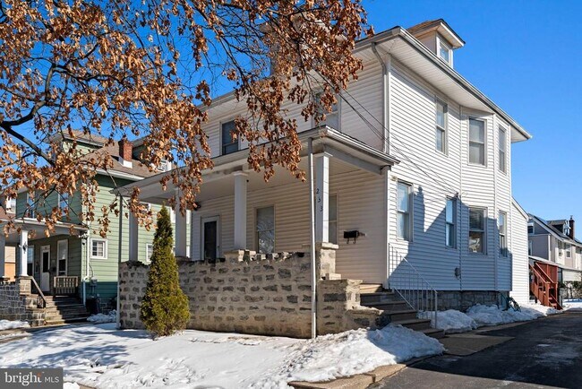 Foto del edificio - 233 Melrose Ave