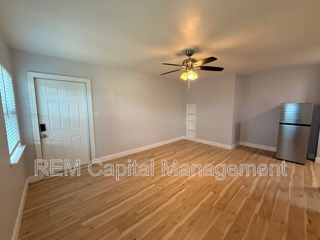 Foto del edificio - 240 30th Ave N