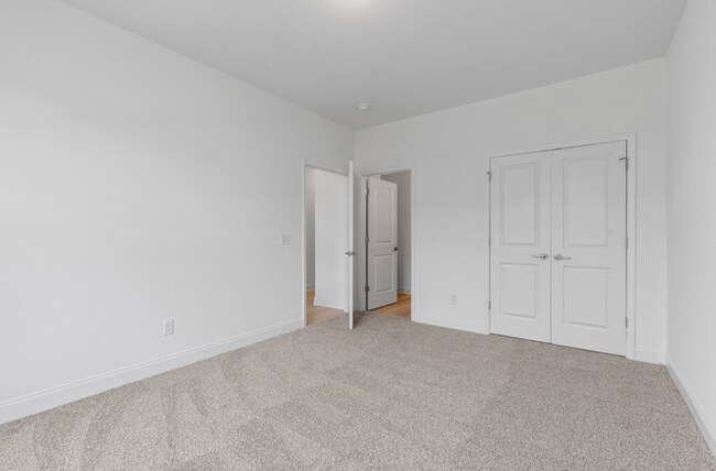 Building Photo - New Bluebell Floorplan!