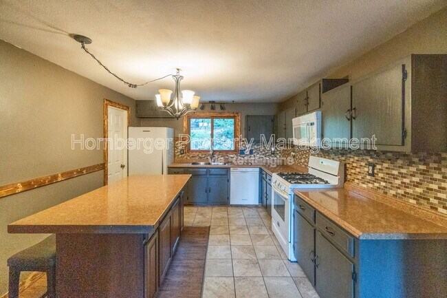 Foto del edificio - 1407 W Spring Ln