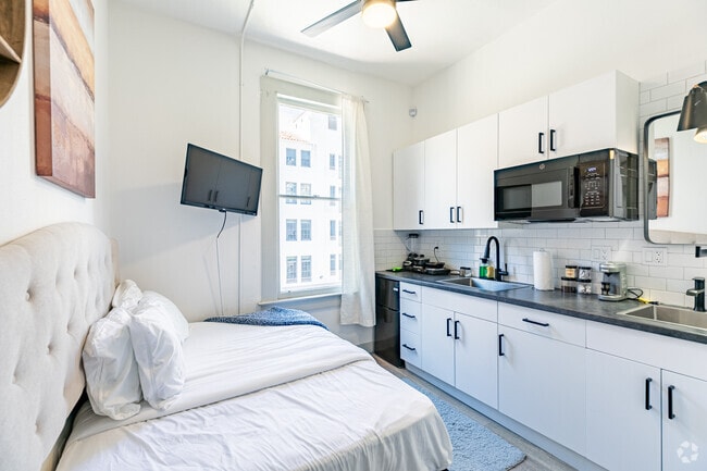 STU, 1BR, 531SF - 843 4th Ave