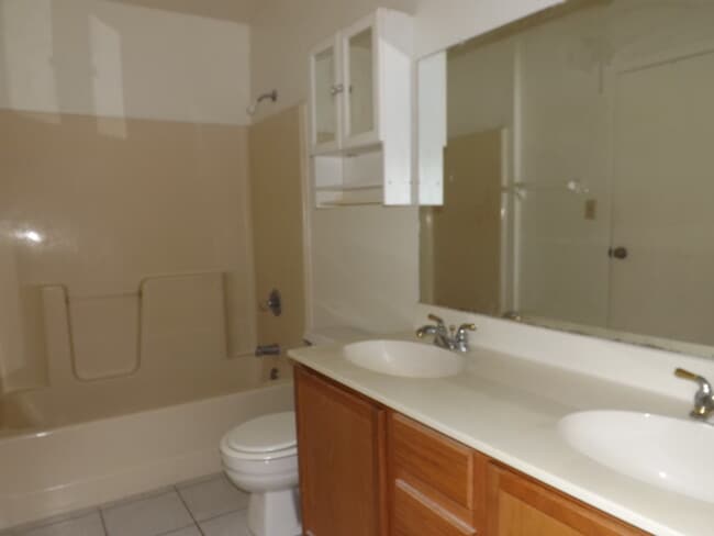 Building Photo - 3 Bedroom Phx. Home