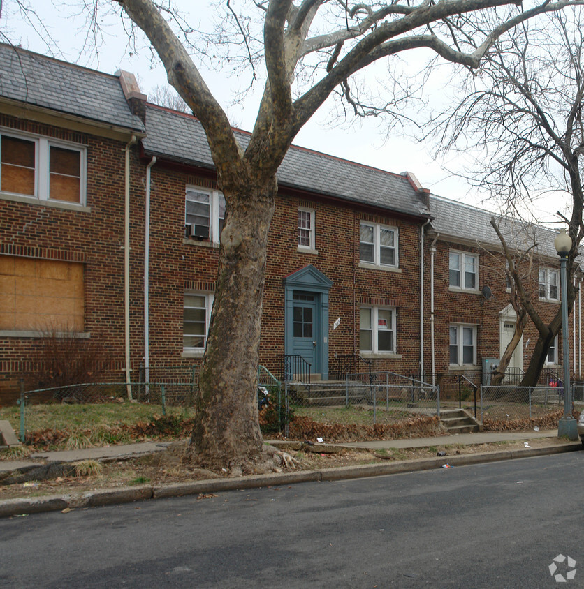 Building Photo - 1325 Orren St NE