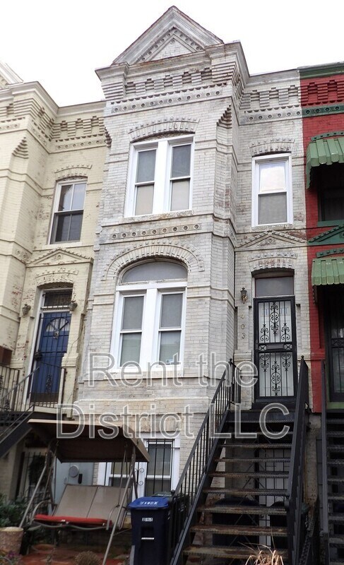 Photo - 403 M Street NE