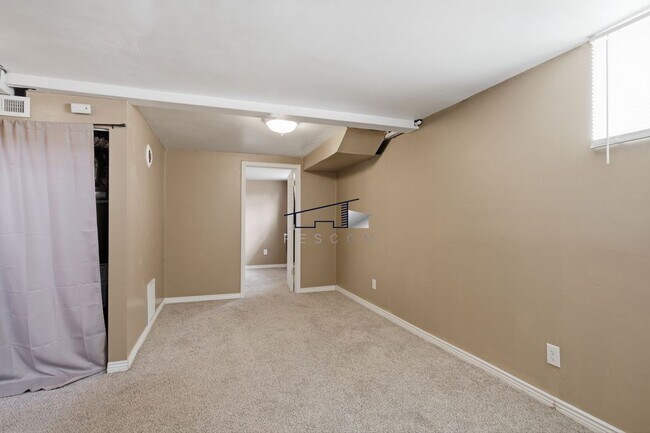 Foto del edificio - 3729 Quincy Ave
