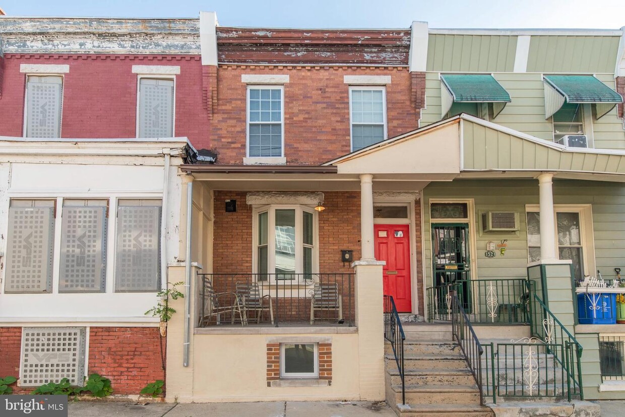 Primary Photo - 1523 N Hollywood St