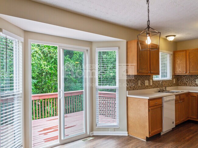 Foto del edificio - 37 Wooded Ridge Drive