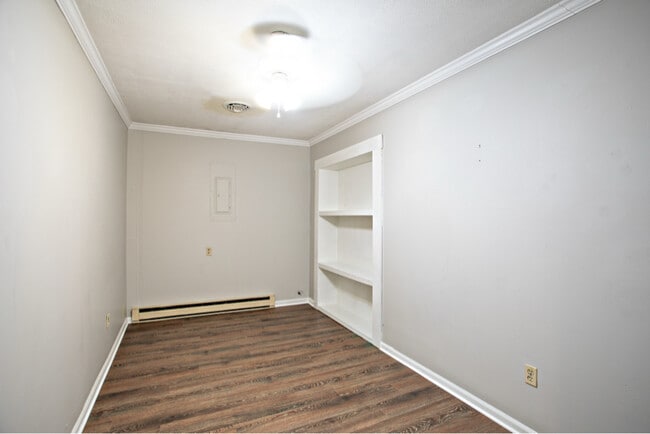 Building Photo - 114 W Main St