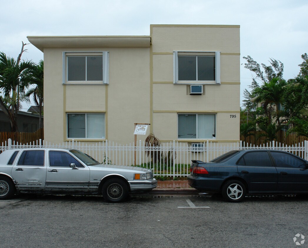 Alternate Image of Building's Exterior - 795 81st St