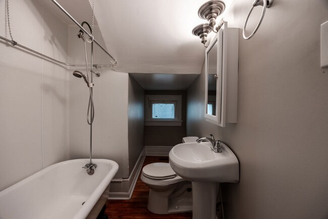 Building Photo - 926 Park Pl