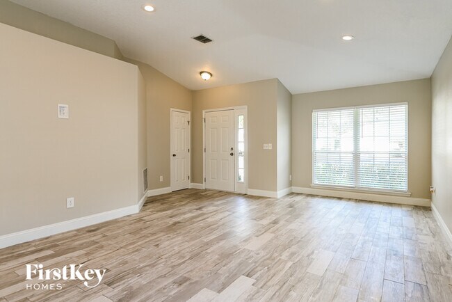 Building Photo - 12984 Chets Creek Dr N