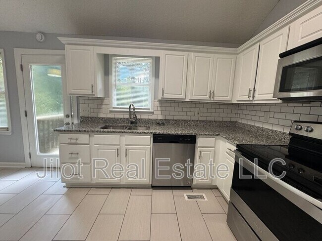 Building Photo - 459 Oak Hill Cir