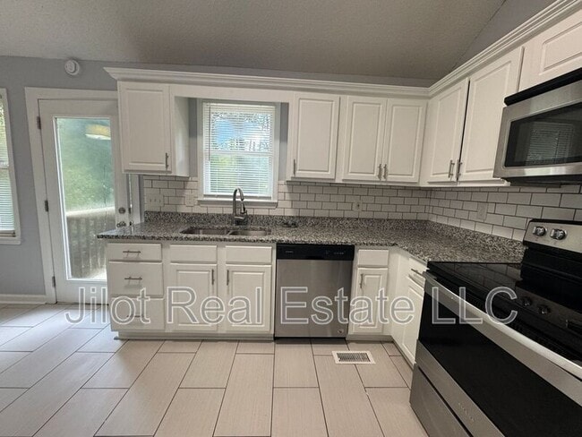 Foto del edificio - 459 Oak Hill Cir