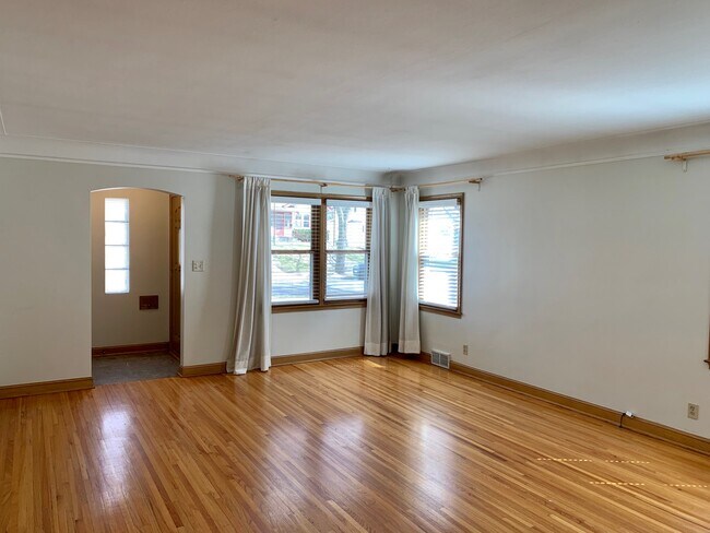 Building Photo - 4500 Beard Ave S