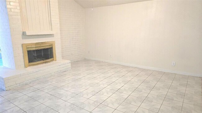 Building Photo - 13146 Newbrook Dr