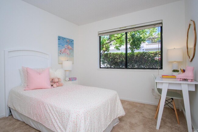 2nd bedroom - 15 Hector Ln