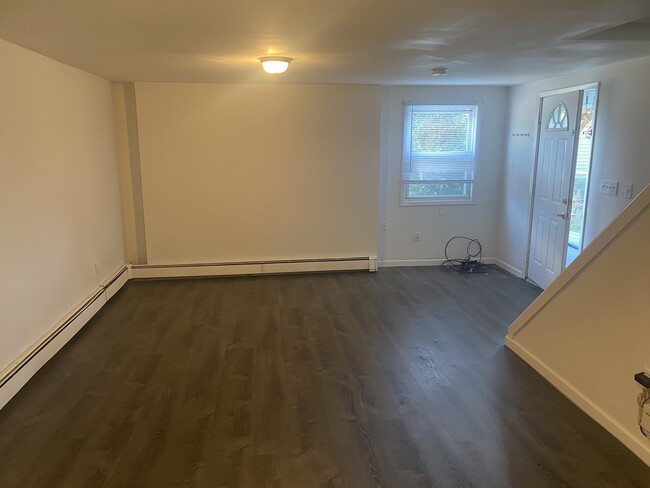 Building Photo - 103 Leopold Ave