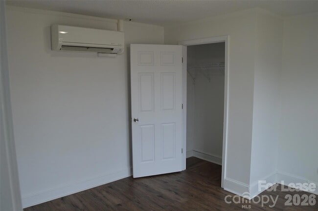 Building Photo - 709 S Elm St