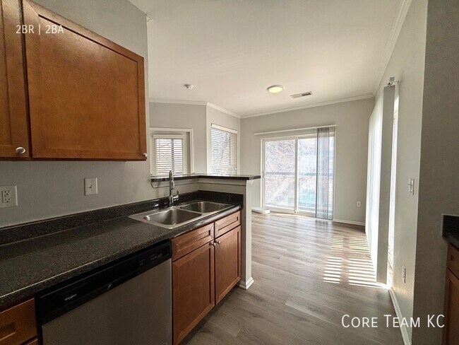 Building Photo - 701 Westport Rd