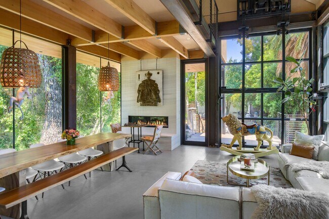 Building Photo - Furnished and Uniquely Contemporary Luxury...