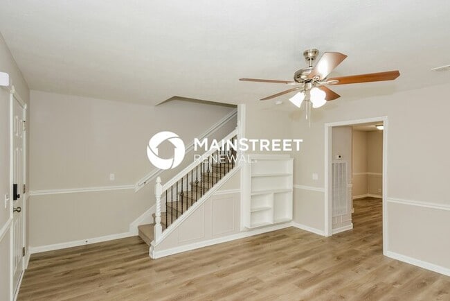 Building Photo - 2 Bedroom Pet-Friendly Home in La Vergne, TN with Main Street Renewal