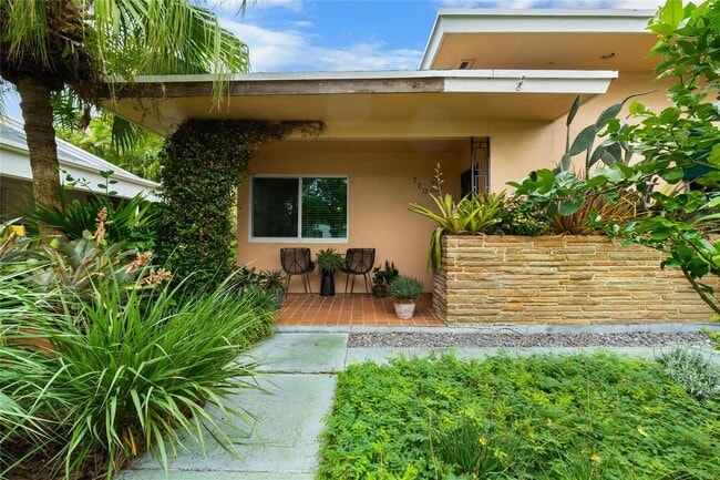 Building Photo - 720 North Victoria Park Road, Fort Lauderd...