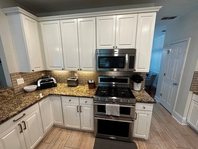 Building Photo - 11640 Vista Forest Dr
