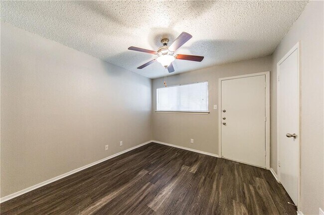 Foto del edificio - 506 W 37th St