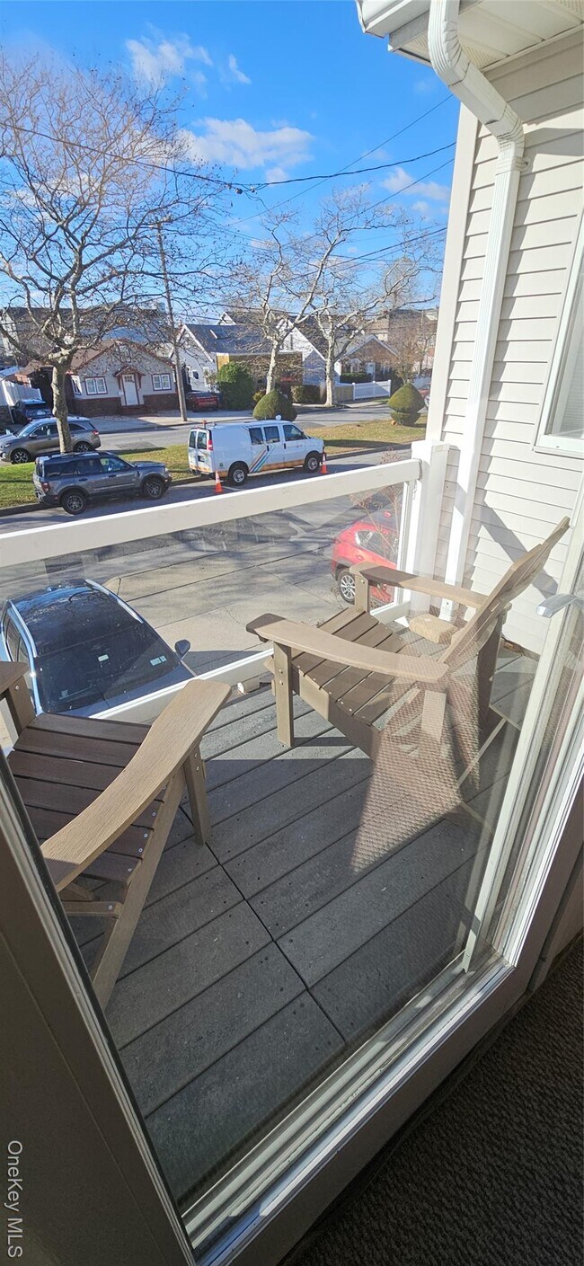 Foto del edificio - 558 Lincoln Blvd