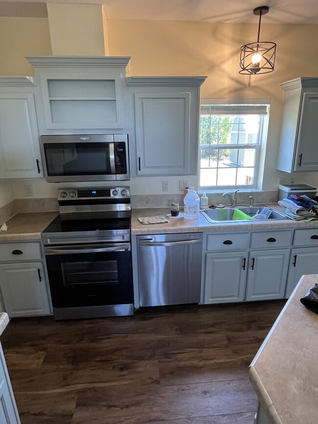 Kitchen - 16320 Kathy Ln