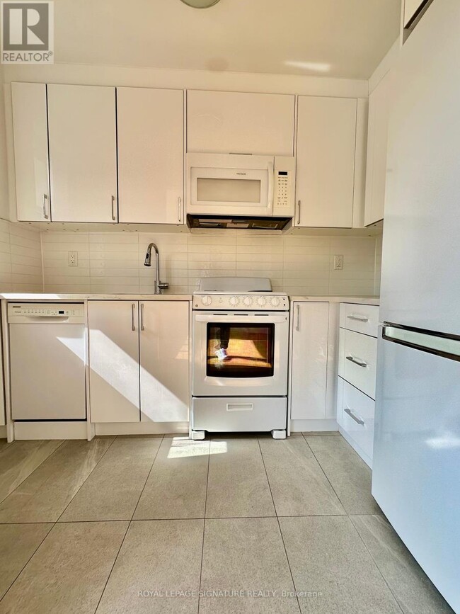 Building Photo - 1291 Bayview Ave